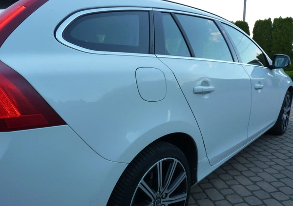 Volvo V60 cena 44500 przebieg: 299900, rok produkcji 2016 z Kraśnik małe 106
